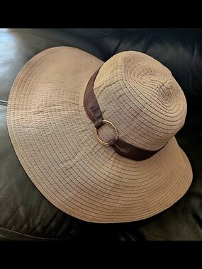 Ralph Lauren 100% Cotton Beige Wide Brim  Sun Hat with Brown Band Gold Hardware